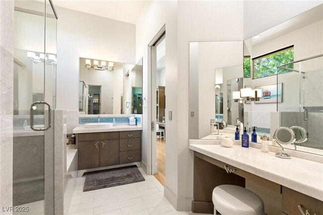 Photo - 2 Castle Oaks Ct