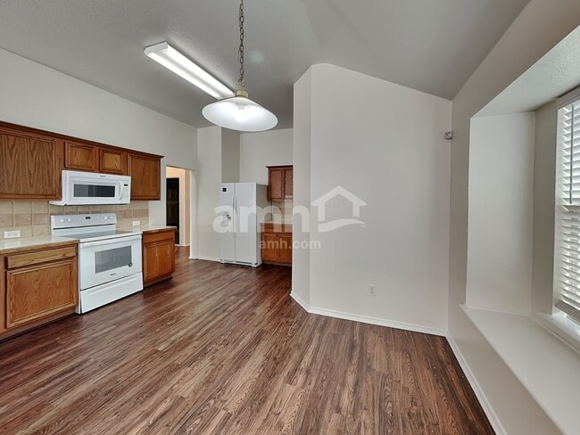 Photo - 432 Round Rock Rd