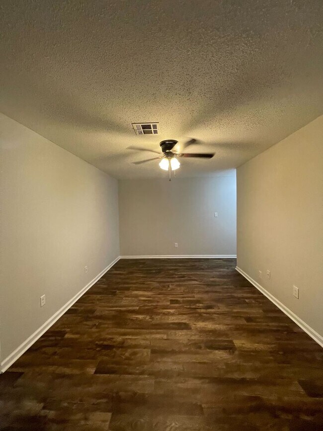 Photo - 103 Cedar Ct