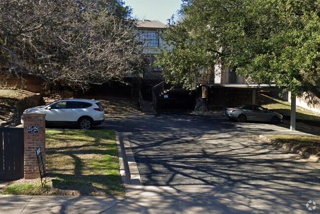 Building Photo - 1804 Capital Pkwy Unit 27 Rental