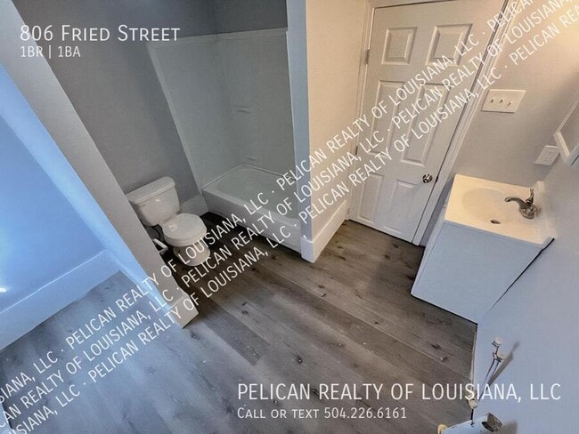 Photo - 806 Fried St