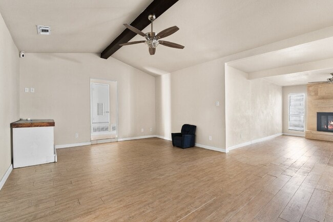 Photo - 7319 Whithers Ln