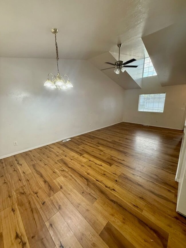 Photo - 3 Bedroom 2 Bathroom Pet Friendly-Belgrade