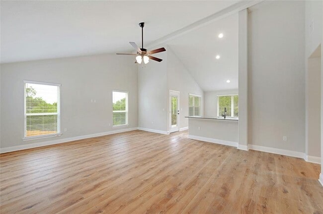 Photo - 21502 Paine Ave