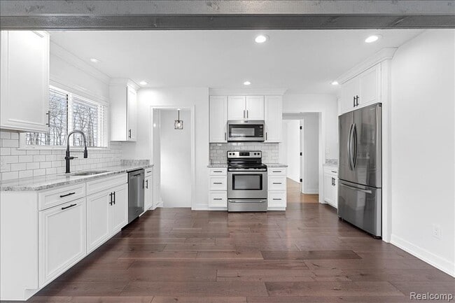 Photo - 25161 Meridian Rd