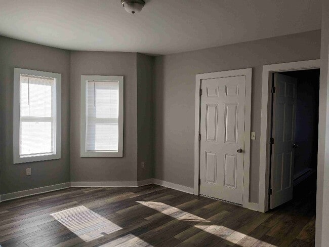 Building Photo - 20 Water St Rental