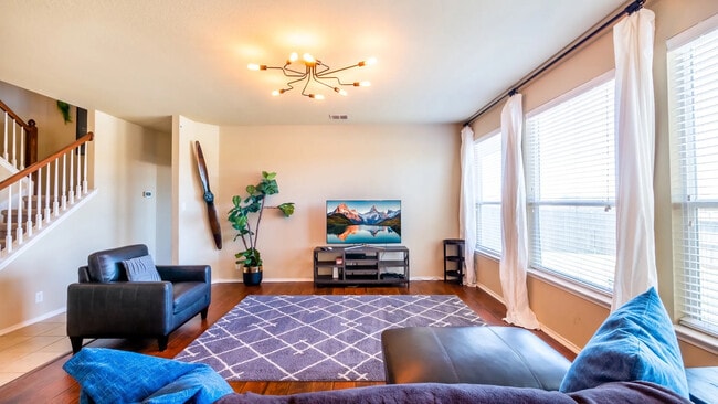 Room in House on Discovery Ml - Room in House on Discovery Ml