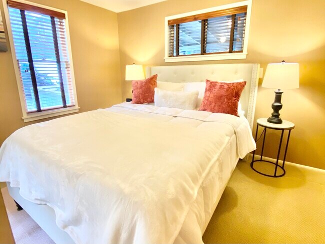 Photo - 4449 SW Kenyon Pl