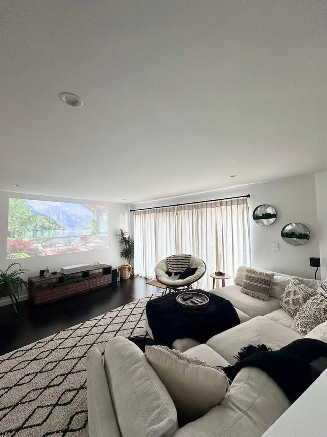 Photo - 132 Weybridge Cir