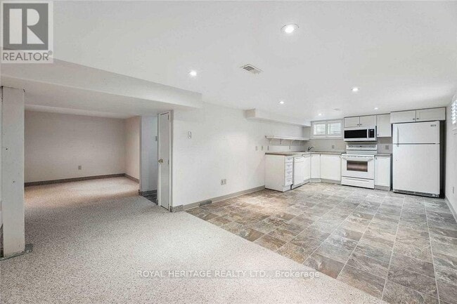 Photo - 115 Albert St N