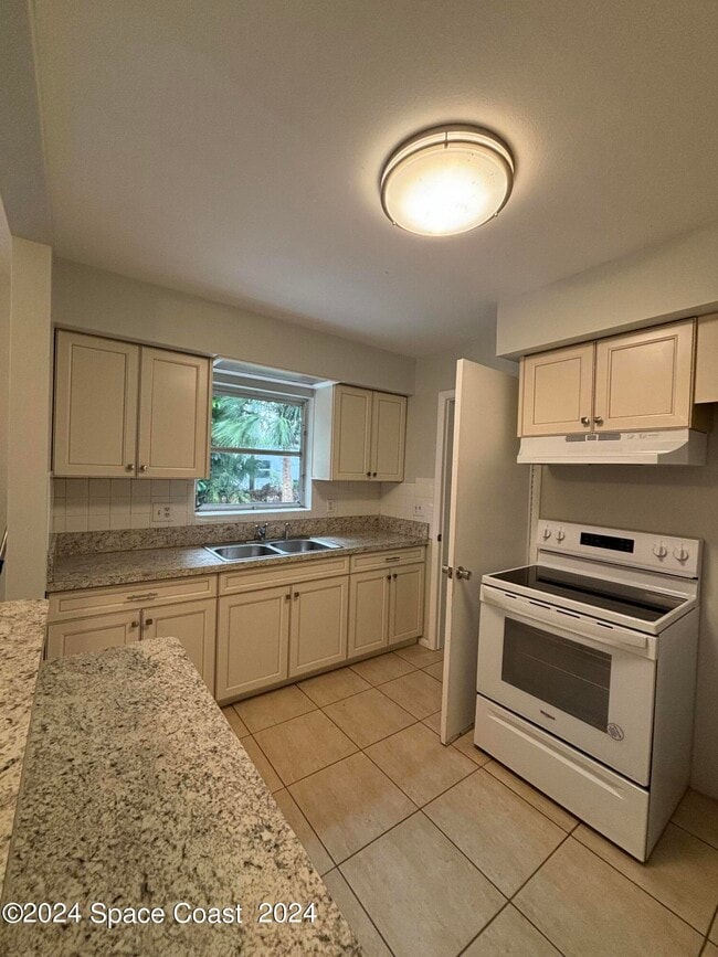 Photo - 790 Renner Ave