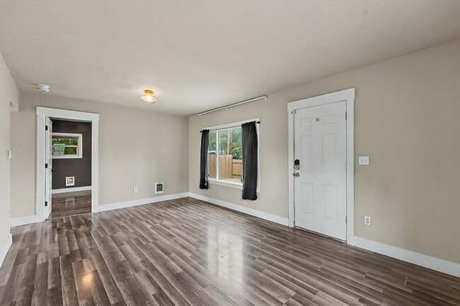 Photo - 14917 W Thorne Ln SW