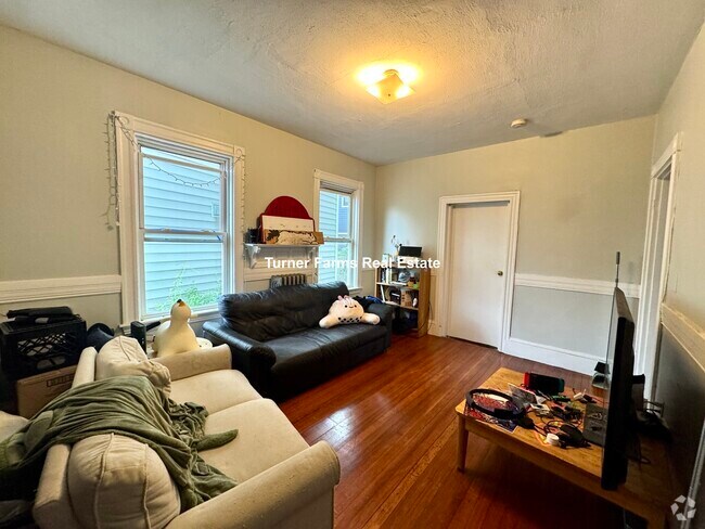 Building Photo - 3 Kinnaird St Unit 1 Rental