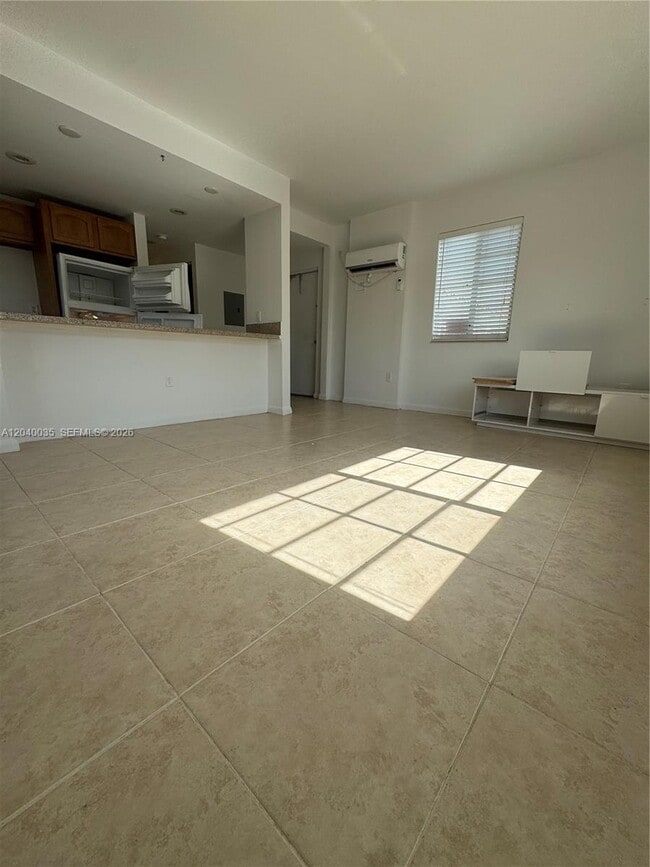 Photo - 7130 Rue Versailles Dr Unidad 11