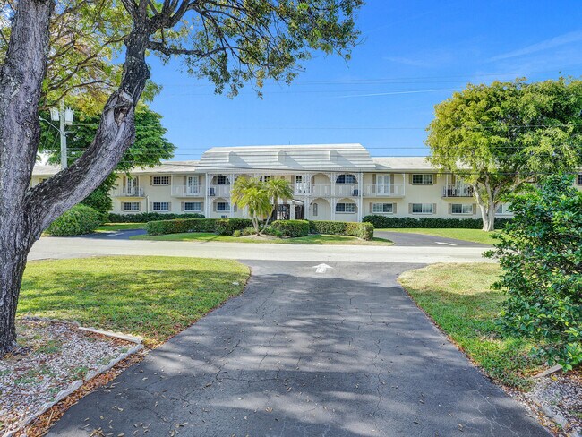 Photo - 2866 NE 30th St Unidad 3