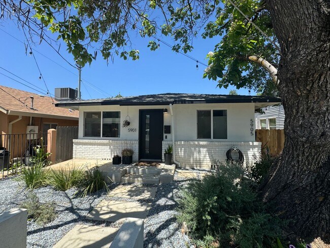 Photo - 2 bed 1 bath home with 1 bed 1 bath ADU in...