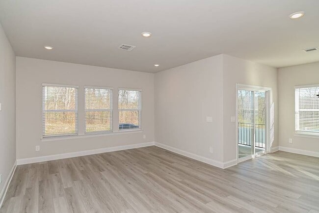 Photo - 1312 Bluffton Cir