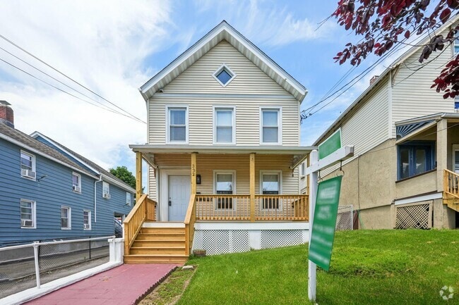 Building Photo - 332 Locust Ave Unit 1 Rental