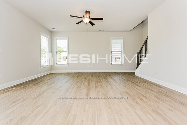 Photo - 509 Fiery Warbler St