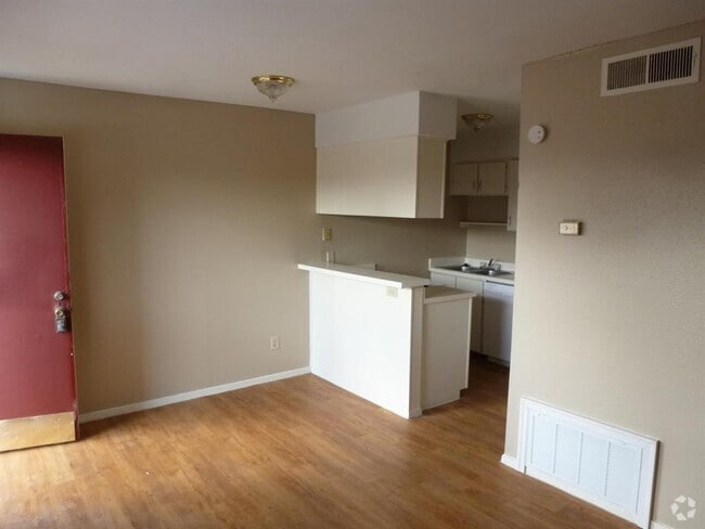Building Photo - 919 E 46th St Rental