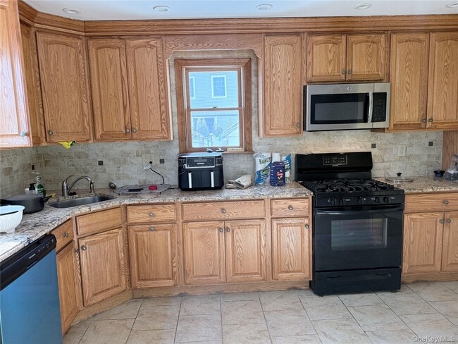 Photo - 363 Hewlett Pkwy