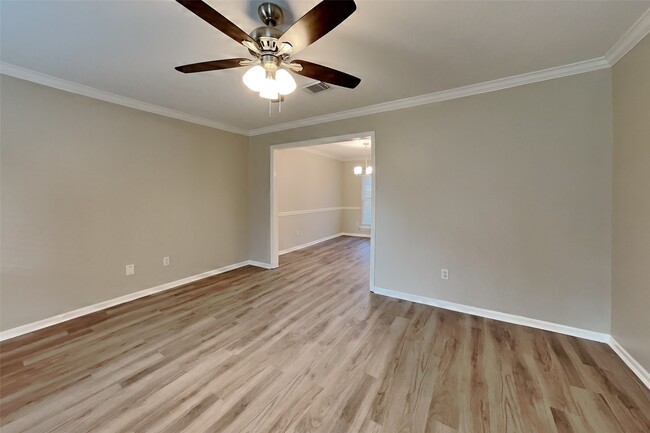 Building Photo - 3407 Fort Richmond Dr