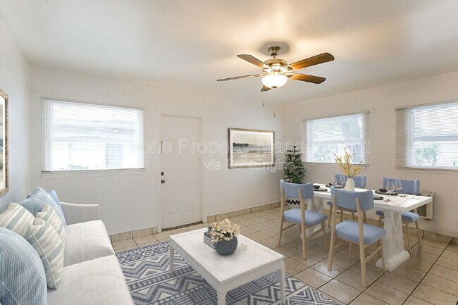 Photo - 403 N 19th Ave Unidad J