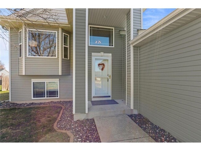 Photo - 624 Emerson Ave N