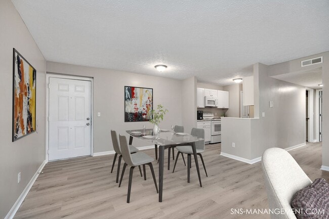 Photo - Savannah Heights Apartments