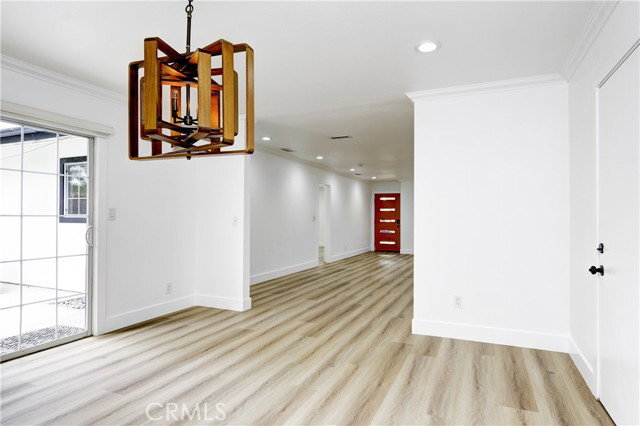 Photo - 641 Joann St