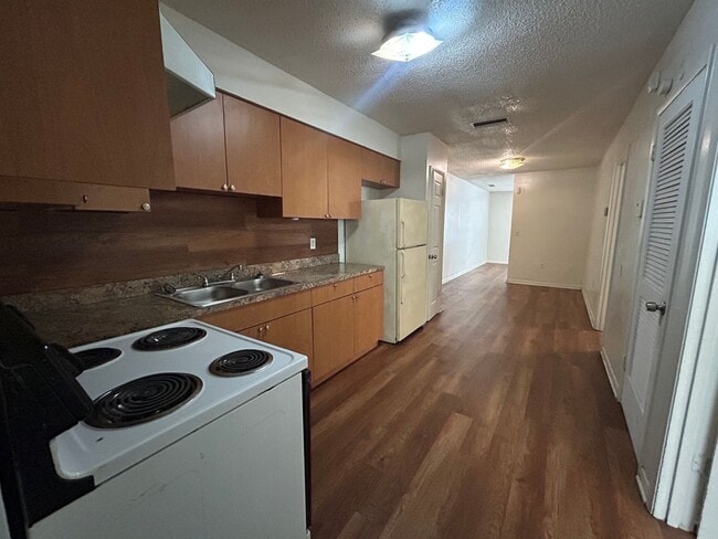 Photo - 1110 N Brunnell Pkwy Unit 1110 Brunnell