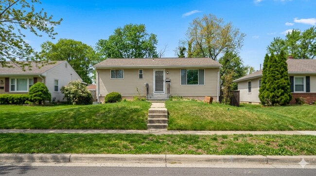 Building Photo - 2317 Roslyn Ave