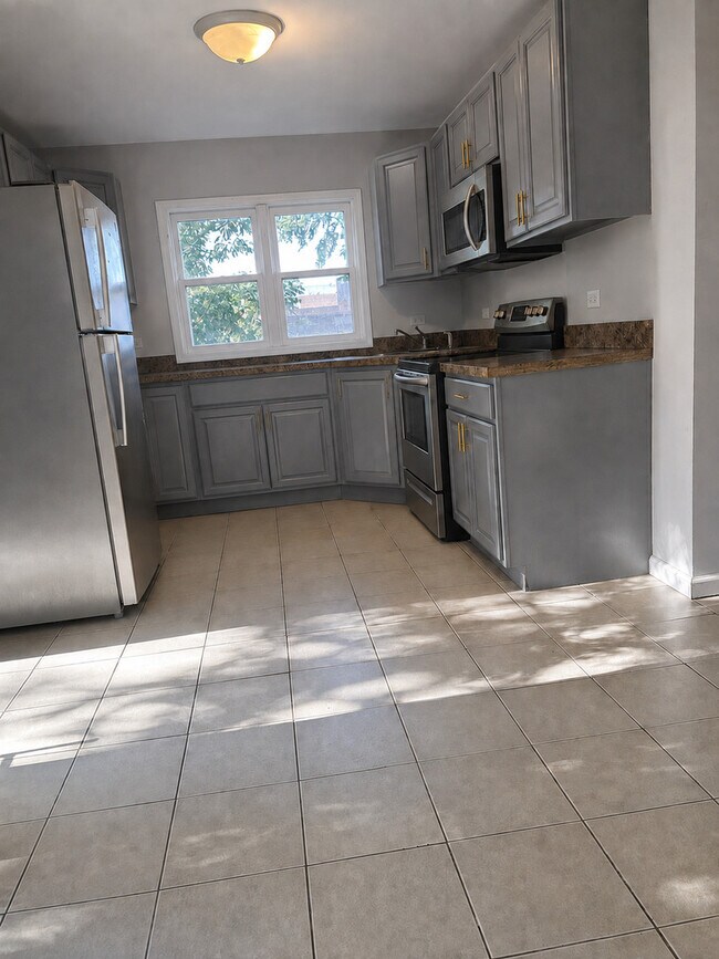 28 Fulton Ave Unit 2