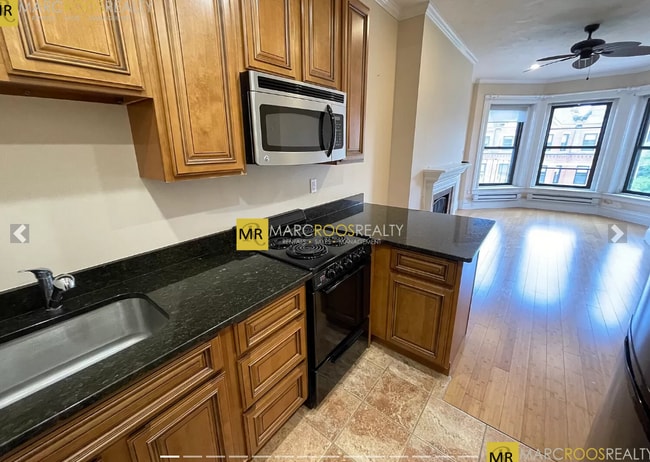 Photo - 225 Newbury St