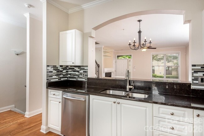 Photo - 206 S Cedar St