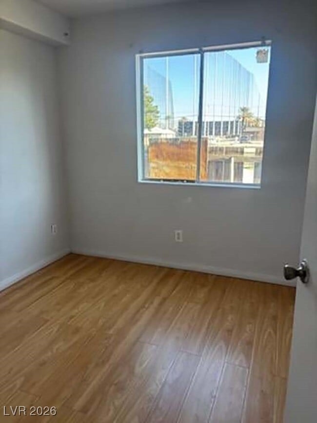 Photo - 231 W Philadelphia Ave Unit 2