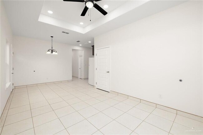 Photo - 12 Valley S Cir Unidad B