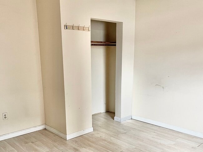 Photo - 709 Main St Unit 2nd Floor