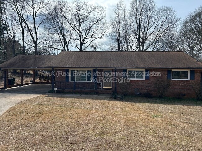 Building Photo - 310 Gail Dr