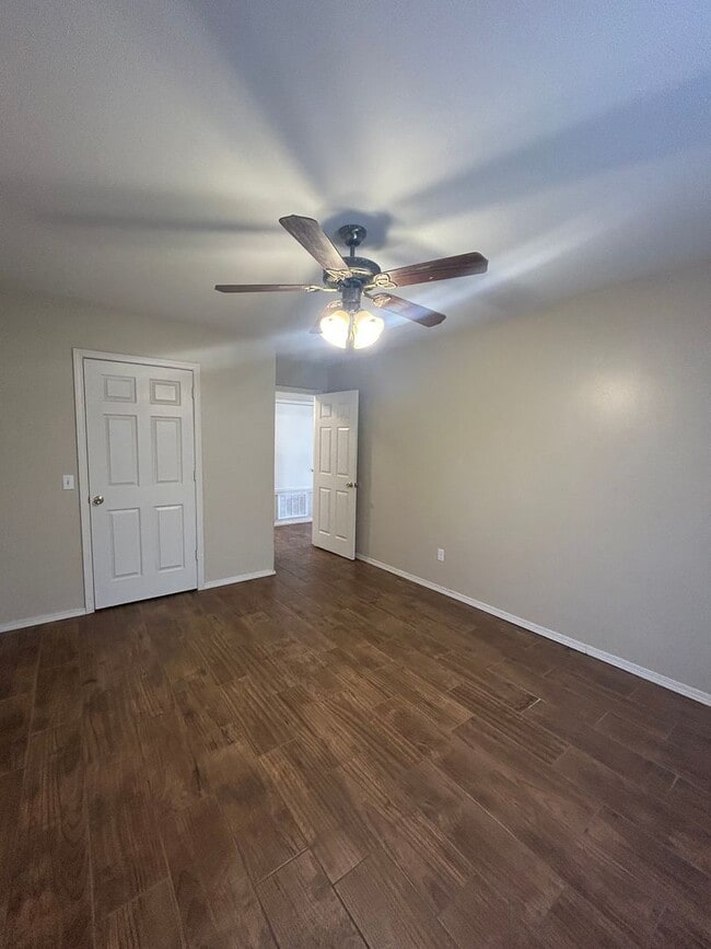 Photo - 1403 Camellia Dr