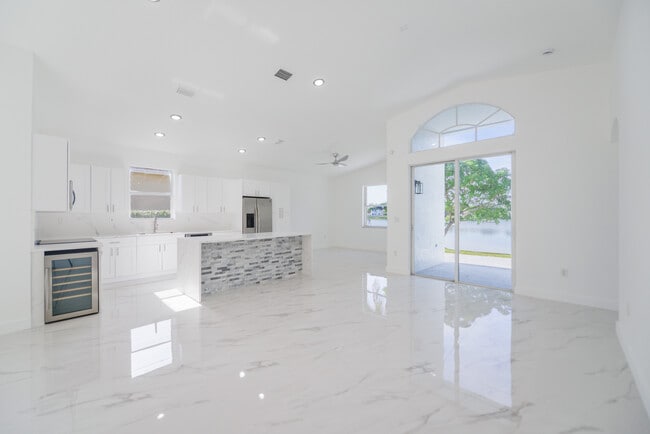 Photo - 5290 SW 134th Ave