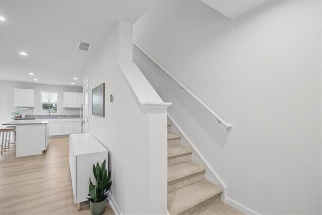 Photo - 218 Deermont Dr