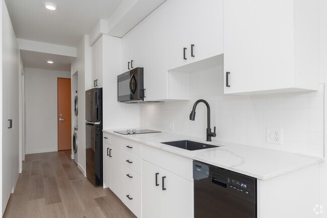 Studio - 451SF - Kitchen