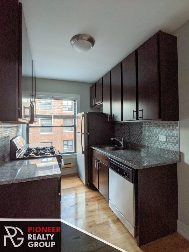 Photo - 2909 N Mildred Ave Unit 2