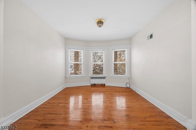 Photo - 287 Hornblower Ave
