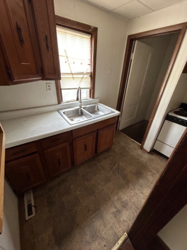 Photo - 117 W McLane St