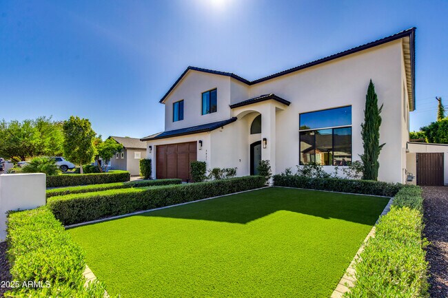 Photo - 3821 E Devonshire Ave