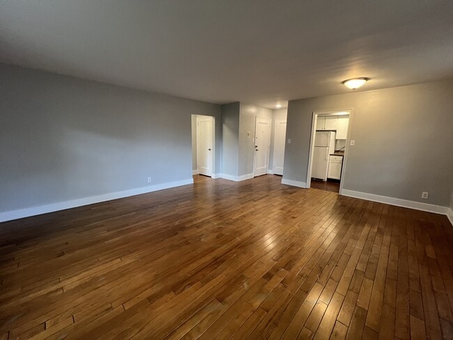 Photo - Canterbury Court Apartments