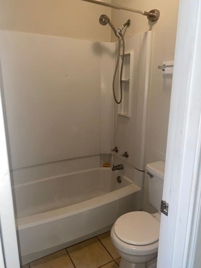 Photo - 1134-1136 Willow Creek Dr Unit 1134