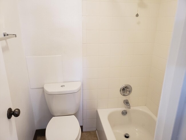 Bathroom - 2855 S Monaco Pky Unit 3-107